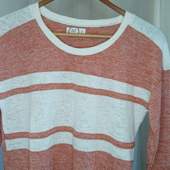 24/7 top - Picture 2 of 2